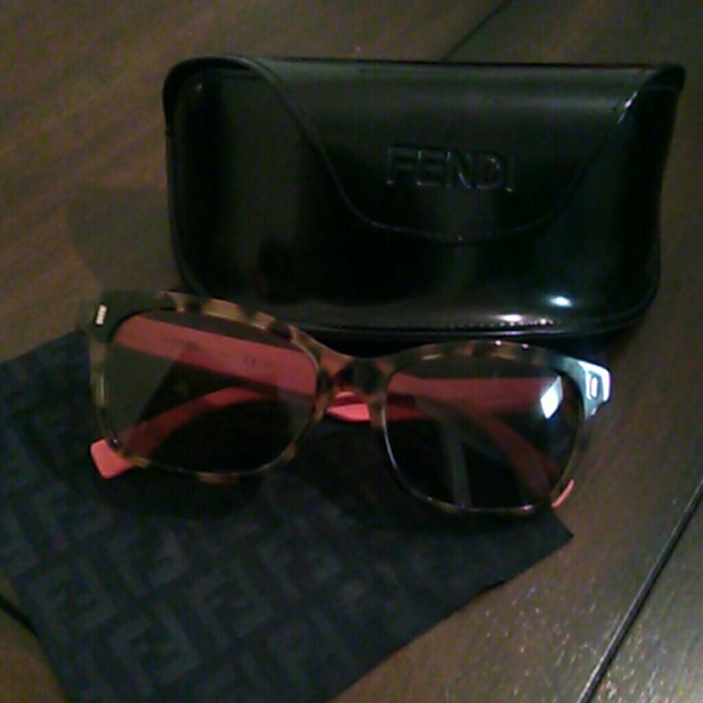 FENDI FRAMES WITH CASE